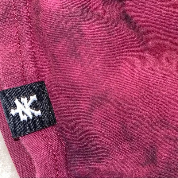 💙 Zoo York Black and Pink Tie-Dye T-Shirt Featuring Elaborate Embroidery Size M - Picture 9 of 13